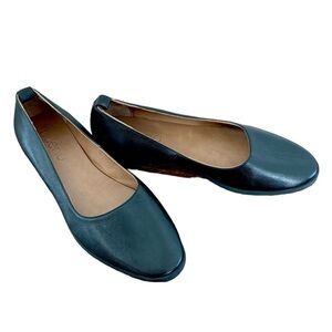 Bueno Leather Round Toe Ballet Flats